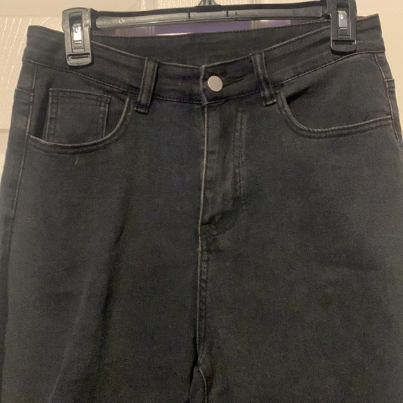 NWOT BLACK DISTRESSED JEANS - Picture 4 of 7